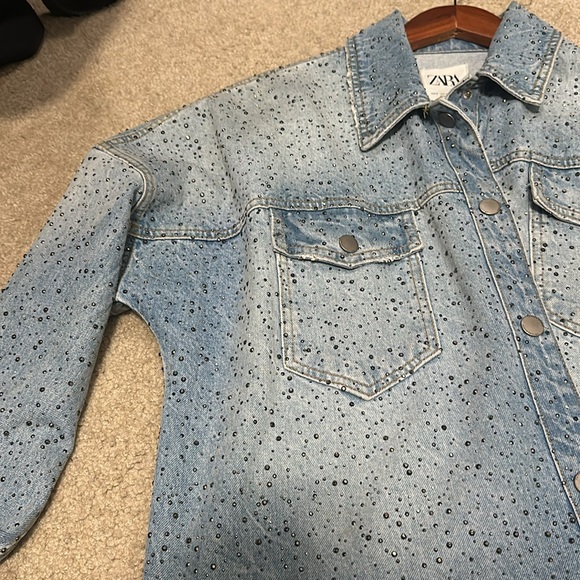 Zara jeans jacket with a stud - Picture 3 of 8